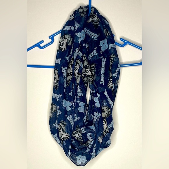 UNC Tarheels Scarf - Picture 2 of 6